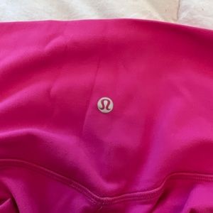 Hot pink lululemon wunder under leggings size 4